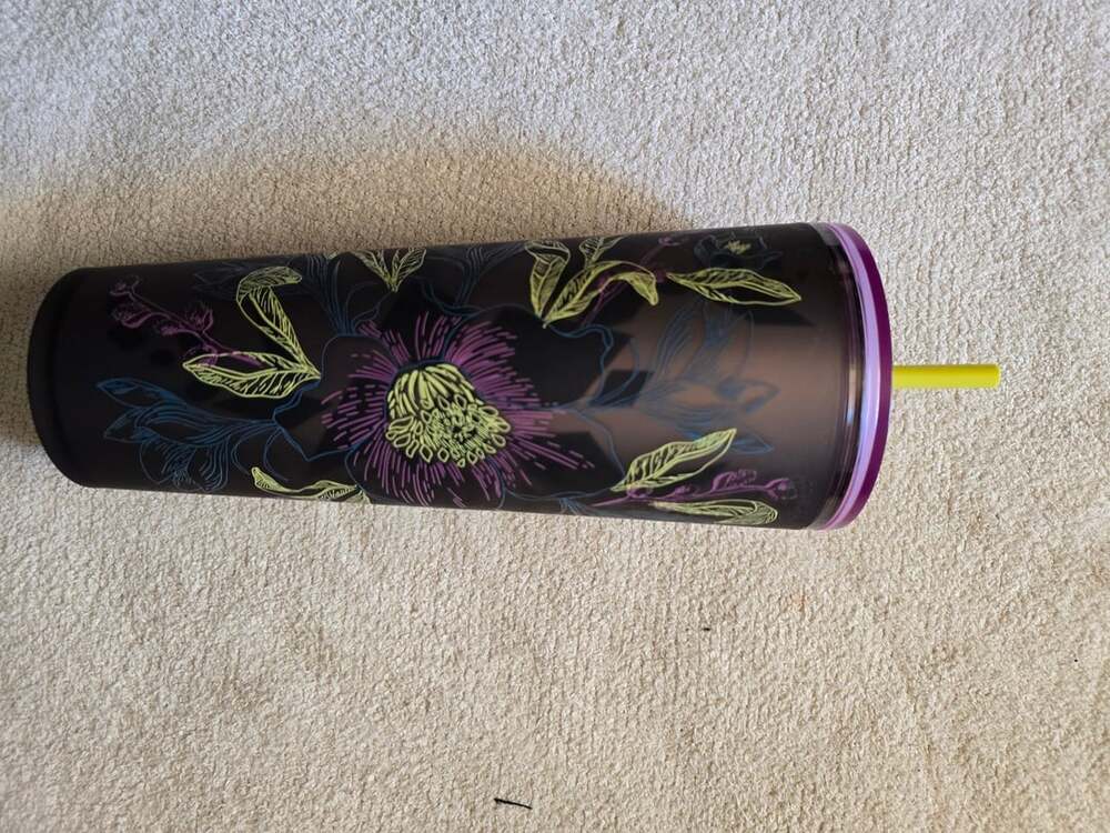 Starbucks Winter Floral Cold Cup Size 24 oz Tumbler Purple